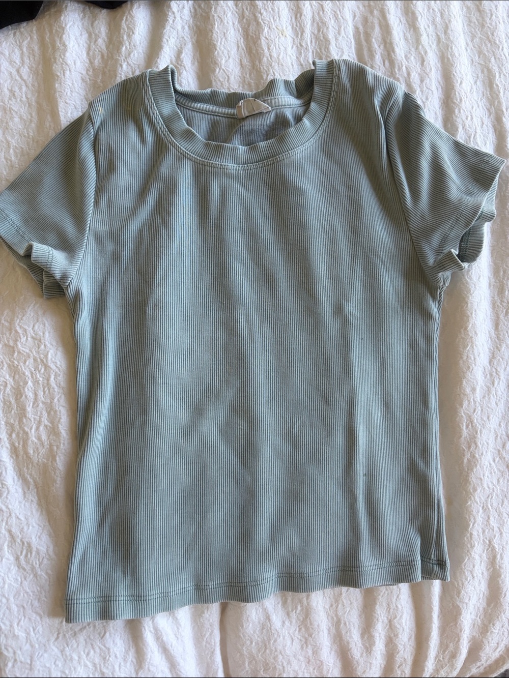 aritizia green baby tee